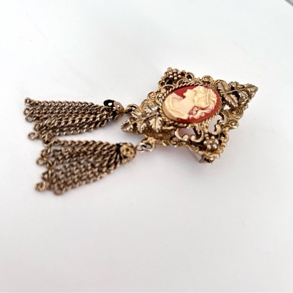Vtg Gold Tone Cameo Brooch Pin Diamond Shaped Left Facing Lady Pink Cream Tassel - Picture 4 of 7